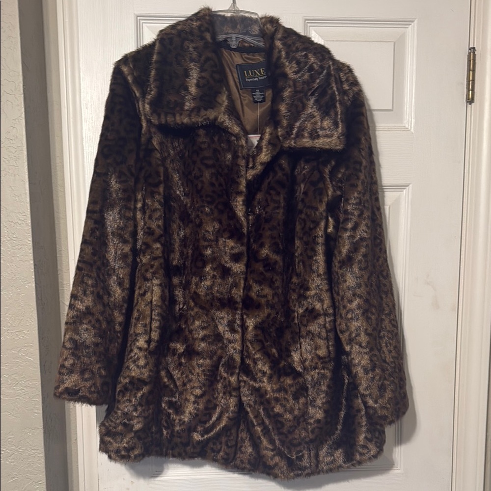 Luxe Brown Teddy Jacket with Plush Texture and Wide Collar